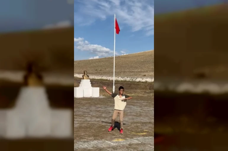 Kars’ta bir öğrencinin Kafkas dansı sosyal medyada tıklanma rekorları kırdı