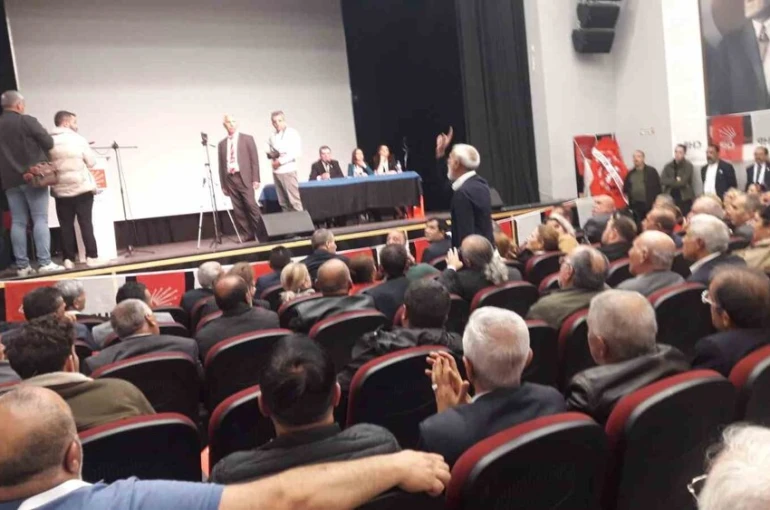 Kars’ta CHP karıştı: Kongrede ’şaibe’ iddiası gerginliğe neden oldu