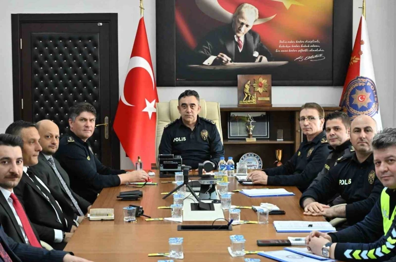 Kars’ta güvenlik toplantısı: Huzur ortamı ve okul çevreleri masaya yatırıldı