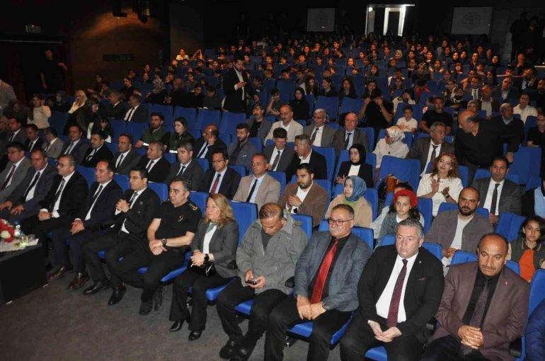 Kars’ta kitap seferberliği: 98 bin kitap okundu, en çok okuyan öğrenci ve veliler ödüllendirildi