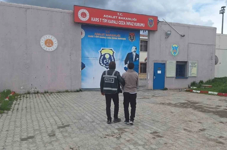 Kars’ta kredi kartı dolandırıcısı yakalandı