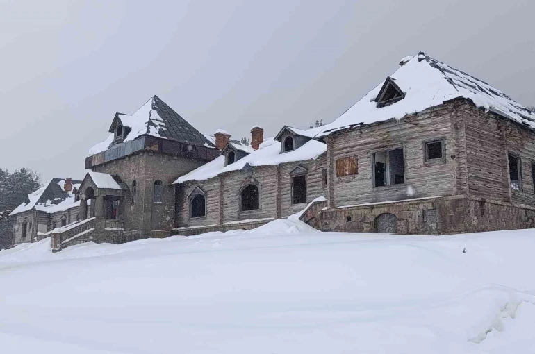 Kars’ta tarihin sessiz çığlığı: Sarıkamış’taki asırlık Rus köşkü yok oluyor