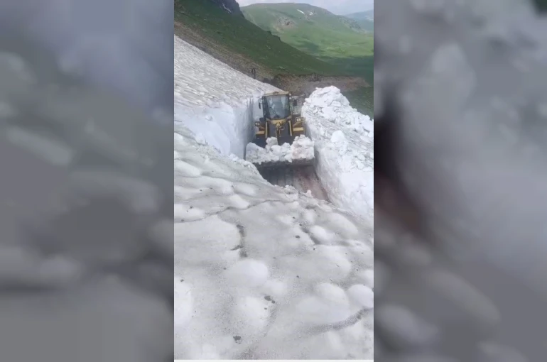 Kars’ta temmuz ortasında 3 metre kar 