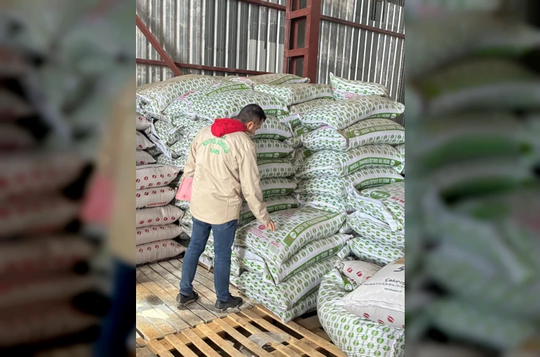Kars’ta yem işletmelerine sıkı denetim: Güvenilir yem için kontroller aralıksız sürüyor 
