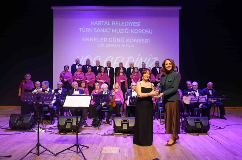 Kartal’da Anneler Günü coşkusu: Sevilen eserler anneler için seslendirildi