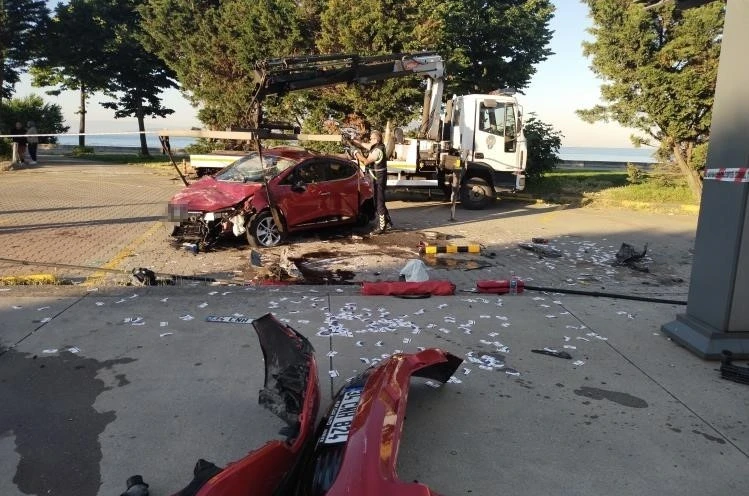 Kartal’da kontrolden çıkan araç takla attı: 1 yaralı