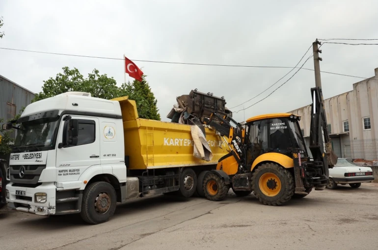 Kartepe’de bayram öncesi temizlik mesaisi