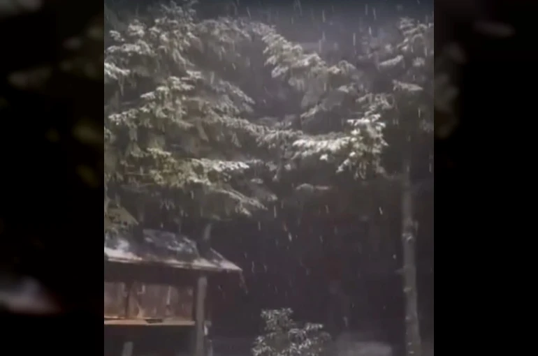 Kartepe’ye mevsimin ilk karı düştü