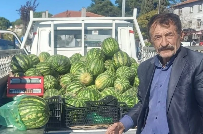 Kasım ayı geldi, karpuz tezgahtan inmedi