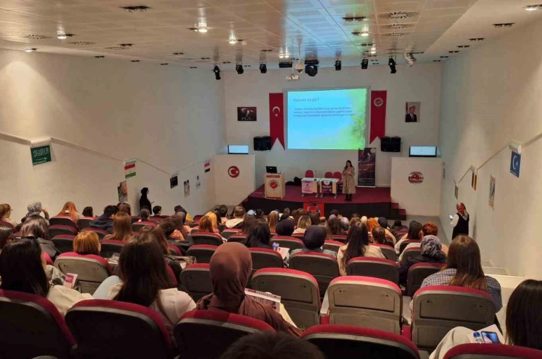 Kastamonu Üniversitesi’nde kanser farkındalığı eğitimi