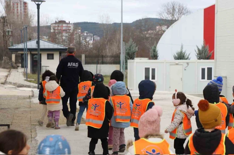 Kastamonu’da 4 ayda 8 bin 800 kişiye afet bilinci kazandırıldı