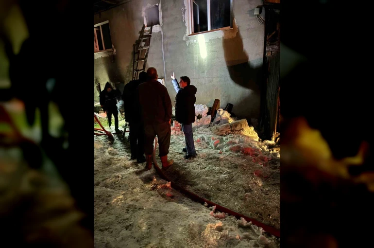 Kastamonu’da alevlere teslim olan ev kullanılamaz hale geldi