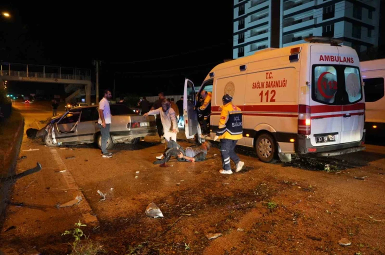 Kastamonu’da can pazarı: Yaralıyı kurtarmaya çalışanlara başka bir araç çarptı : 6 yaralı