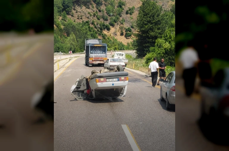 Kastamonu’da iki otomobil çarpıştı: 3 yaralı