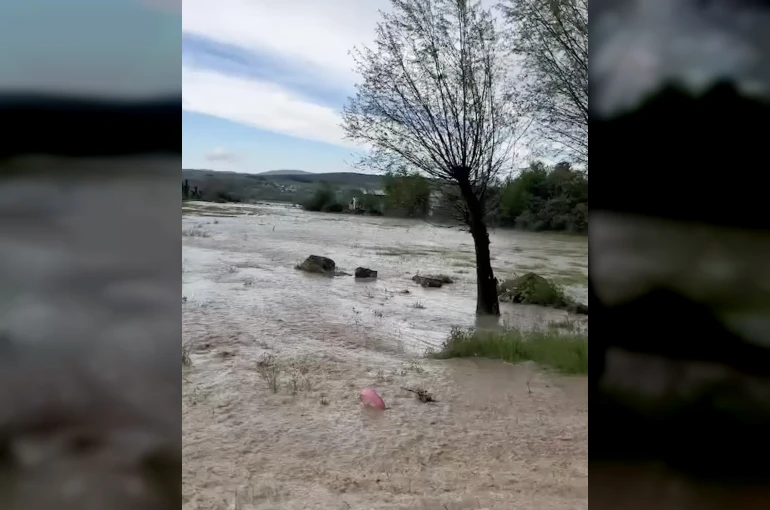 Kastamonu’da kuvvetli sağanak hayatı olumsuz etkiledi