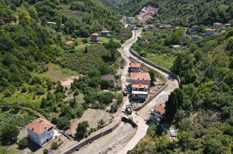 Kastamonu’da selden etkilenen köylerde yaralar sarılıyor