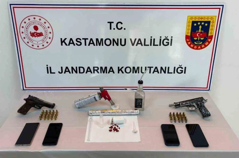 Kastamonu’da uyuşturucu operasyonlarında yakalanan 3 şüpheli tutuklandı