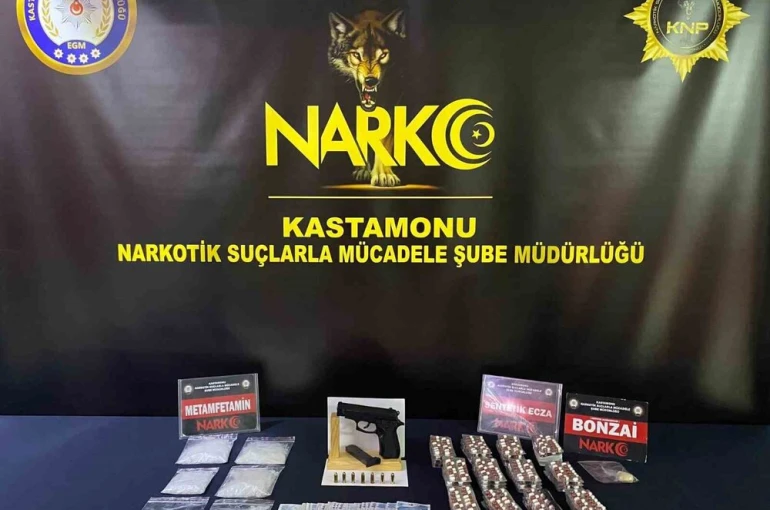 Kastamonu’da yüklü miktarda uyuşturucuyla yakalanan sanıkların yargılanmasına devam edildi