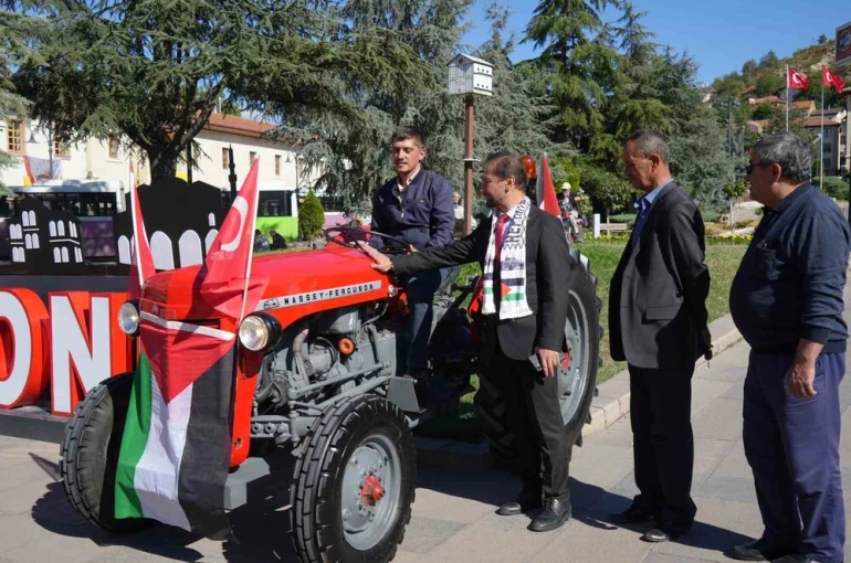 Kastamonulu çiftçi, Gazze’ye destek için traktörünü satışa çıkardı