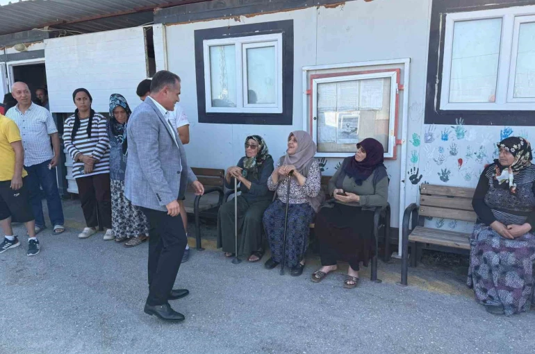 Kaymakam Akdaş, konteyner kentte yaşayan vatandaşlarla bir araya geldi