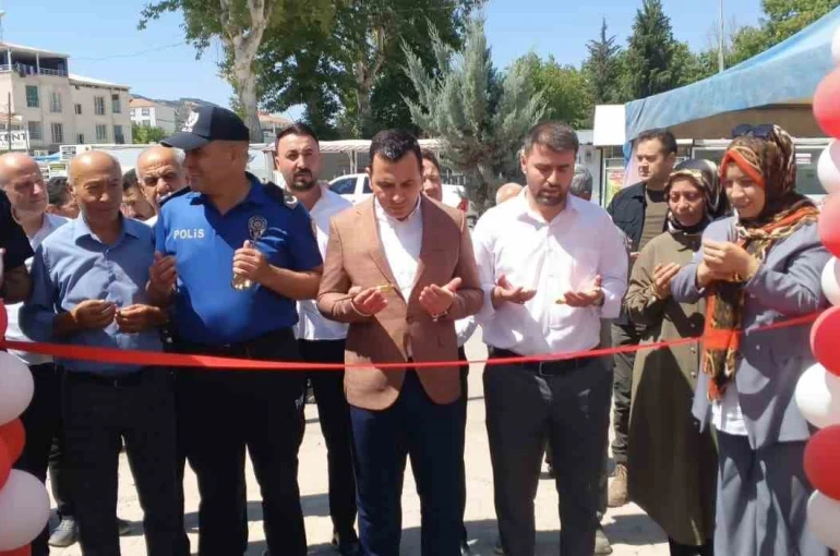 Kaymakam Algın, ADEM yıl sonu sergisine katıldı
