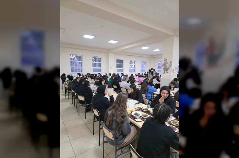 Kaymakam Algın, öğrencilerle iftar programına katıldı