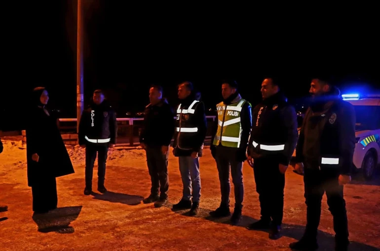Kaymakam Duman’dan yılbaşı gecesi güvenlik güçlerine ziyaret