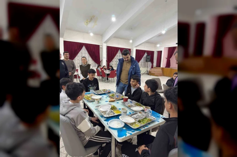 Kaymakam Eser, YBO öğrencileriyle iftarda buluştu