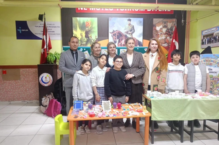 Kaymakam Kan, minik girişimcilerin heyecanına ortak oldu
