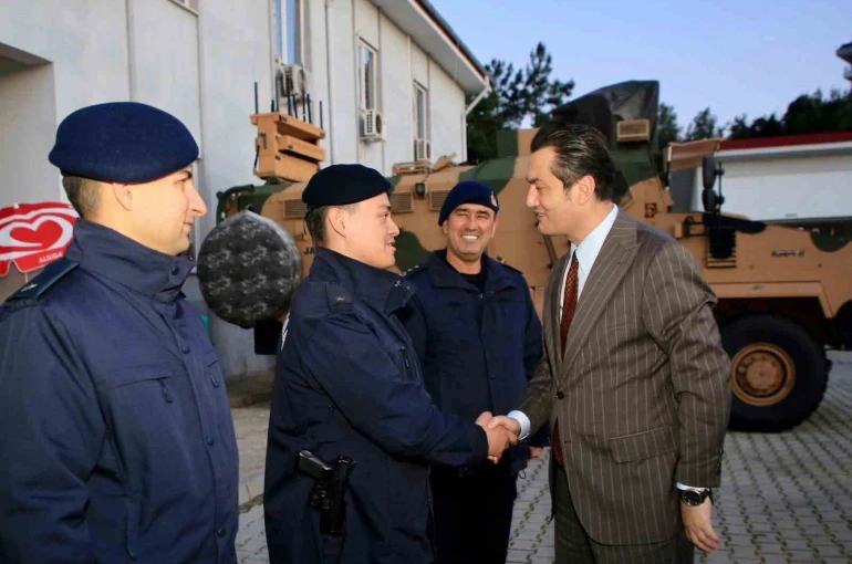 Kaymakam Öztürk, Alanya İlçe Jandarma Komutanlığı’nda görevli personelle iftarda buluştu