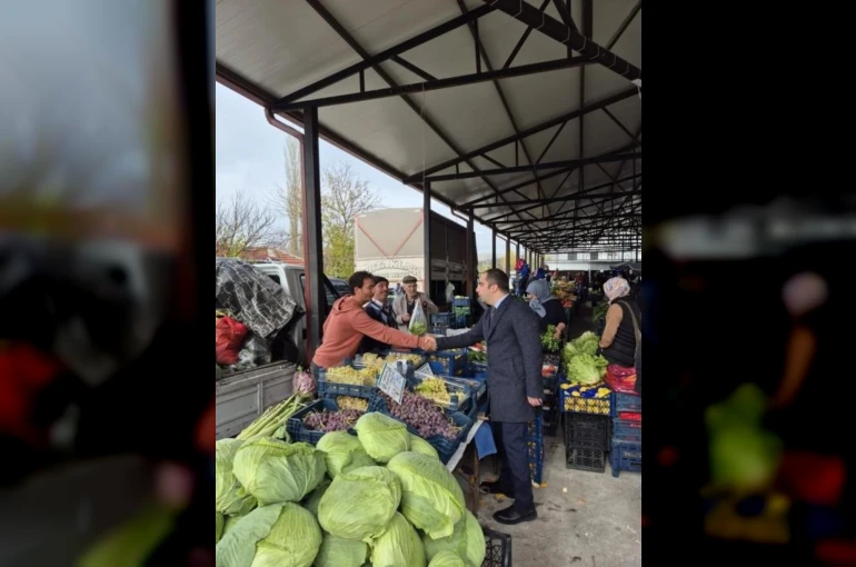 Kaymakam Uçar, halk pazarında vatandaşlarla buluştu