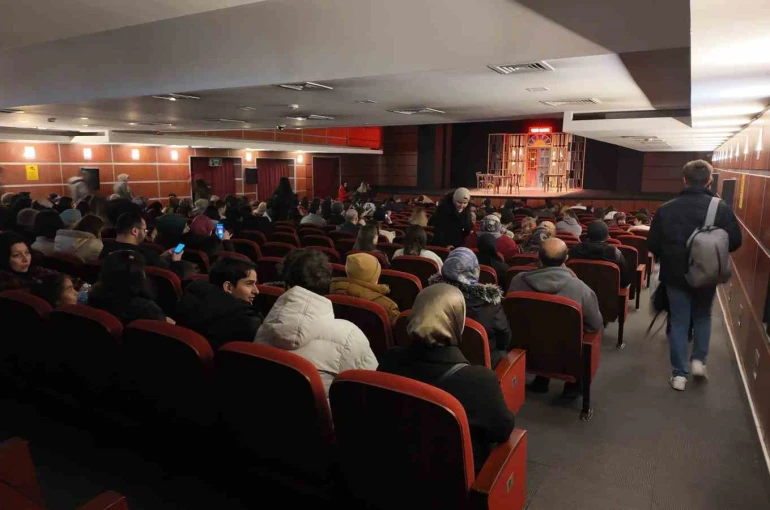 KAYMEK’ten yarıyıl tatilinde öğrencilere eğlence dolu tiyatro etkinliği 