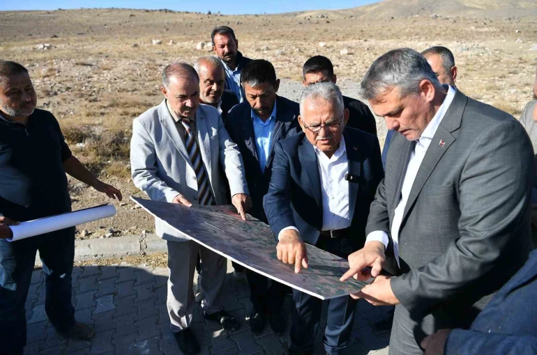 Kayseri Büyükşehir’den kırsala 108.9 milyon TL’lik kilitli parke yatırımı