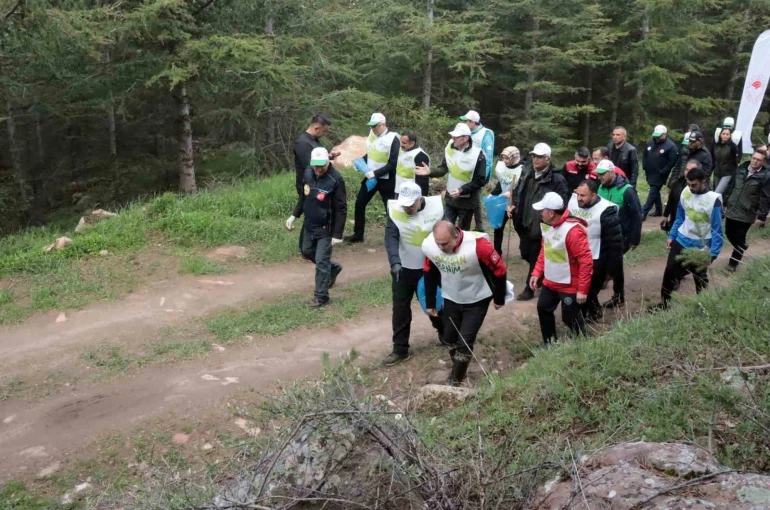 Kayseri protokolü yangınlara karşı ormanda temizlik yaptı