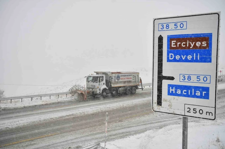Kayseri’de 137 mahalle yolu kapalı