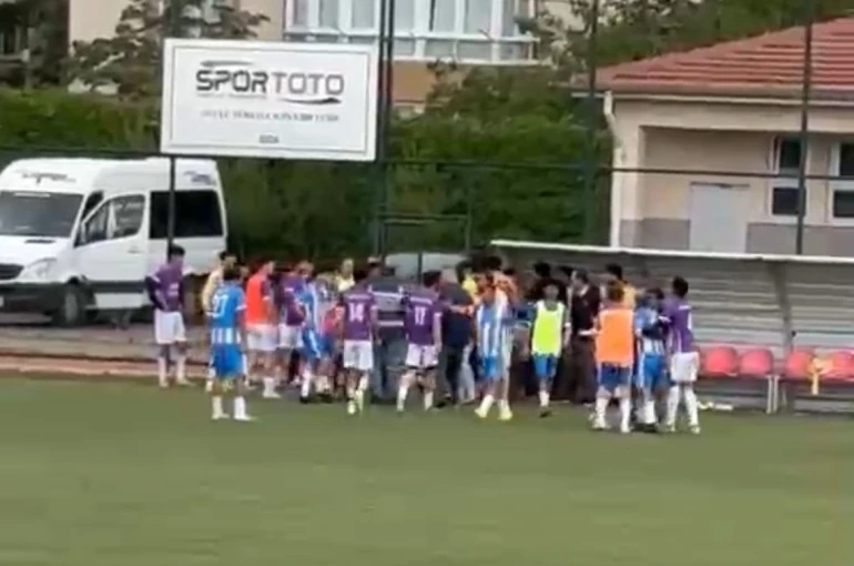 Kayseri’de amatör maçta hakeme saldırı