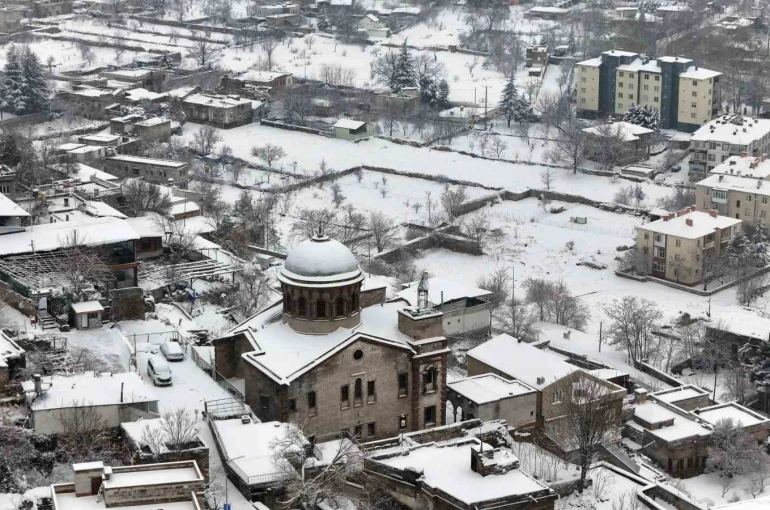 Kayseri’de kar yağışı etkili oldu