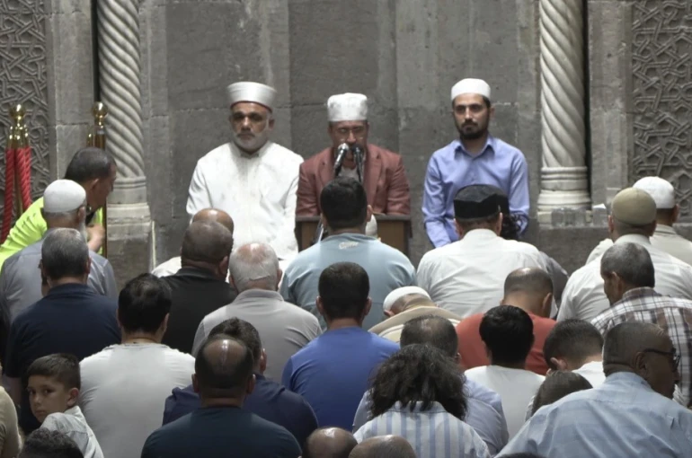 Kayseri’de Mevlit Kandili’nde eller semaya açıldı 