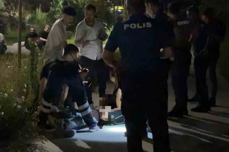 Kayseri’de parkta bıçaklı kavga: 1’i ağır, 3 yaralı