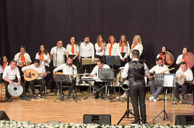 Kayseri’de talasemi hastaları ve aileler konserde moral buldu