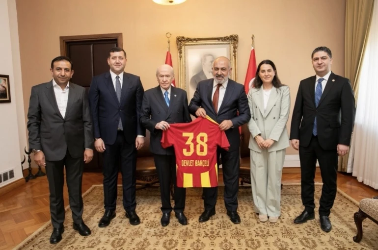 Kayserispor heyetinden MHP Genel Başkanı Bahçeli’ye ziyaret