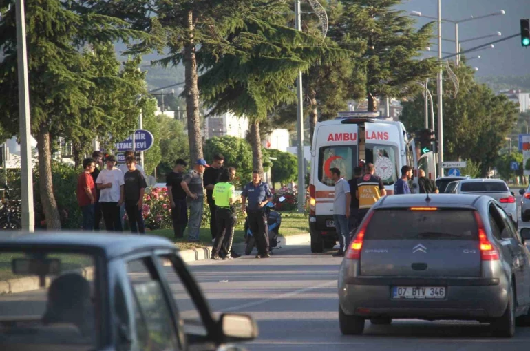 Kaza sonrasında dili boğazına kaçan çocuğu vatandaş kurtardı