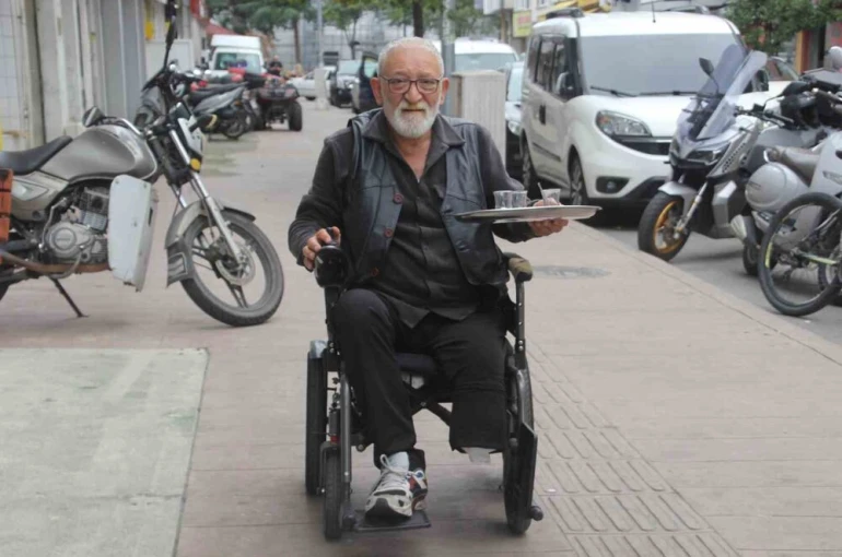 Kazada bacağını kaybetti, 50 yıllık mesleğini bırakmadı