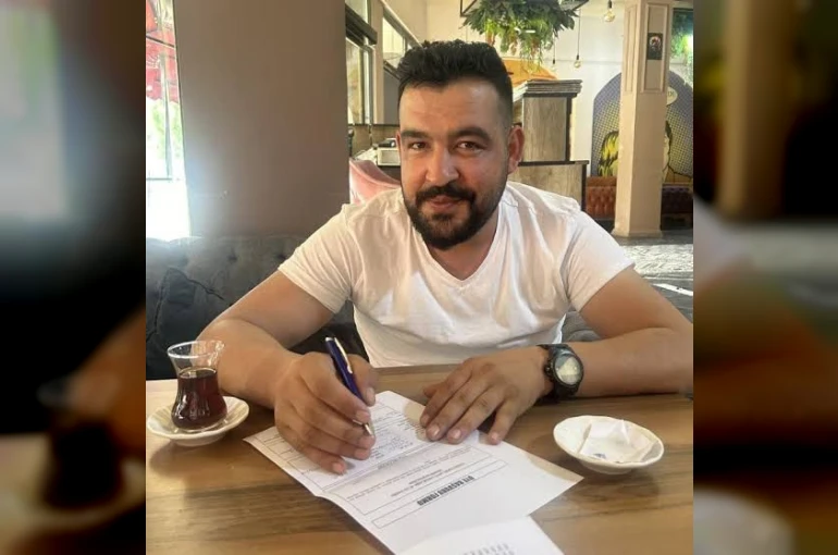 Kazada hurdaya dönen otomobilin sürücüsü hastanede hayatını kaybetti