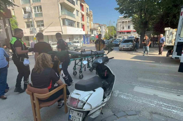 Kazada yaralanan yolcuya esnaftan sandalyeli destek 