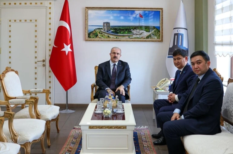 Kazakistan Cumhuriyeti İstanbul Başkonsolosu Amankul’dan Vali Toraman’a ziyaret