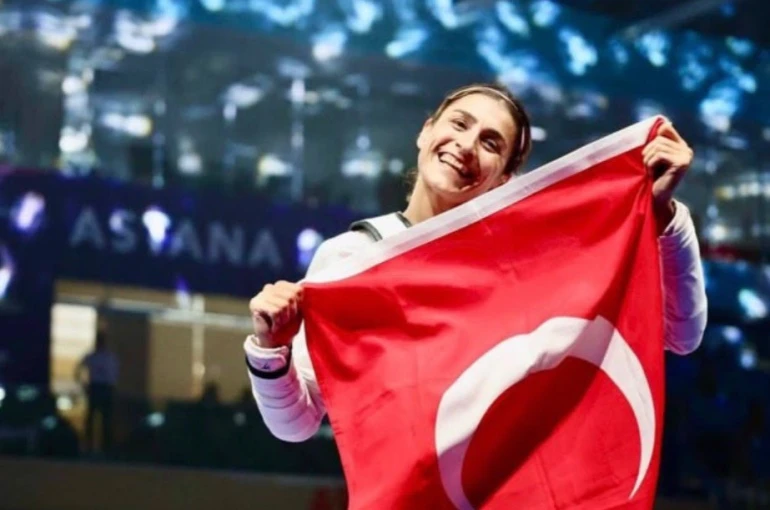 Kazakistan’da Yıldırım rüzgarı