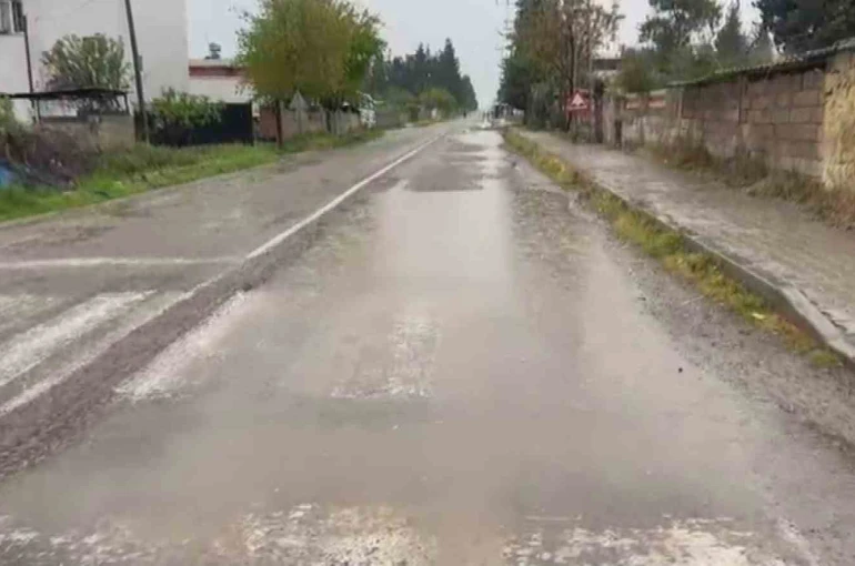 Kazaların eksik olmadığı yola muhtar ve yaralı vatandaş çözüm istedi