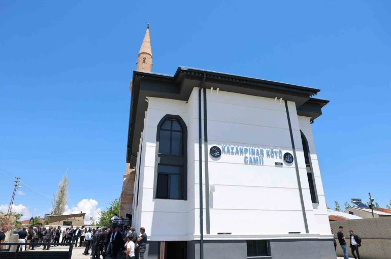 Kazanpınar cami düzenlenen törenle ibadete açıldı