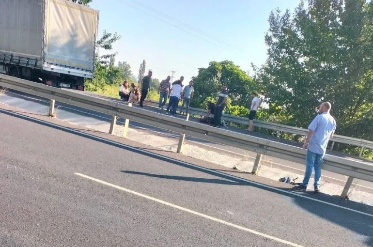Kazaya karışan hemşire çift, hayat için seferber oldu